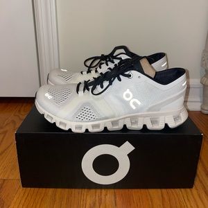 On Cloud Sneakers - NEVER WORN